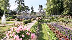 Spectacle et animations dans un jardin Princier :